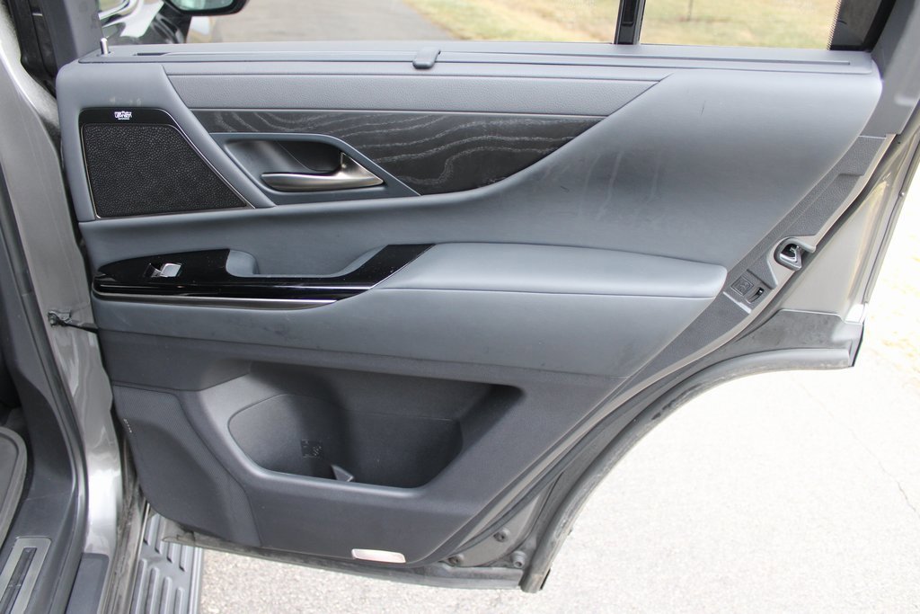 Used 2023 Lexus LX 600 4WD w/ Luxury Package image 20