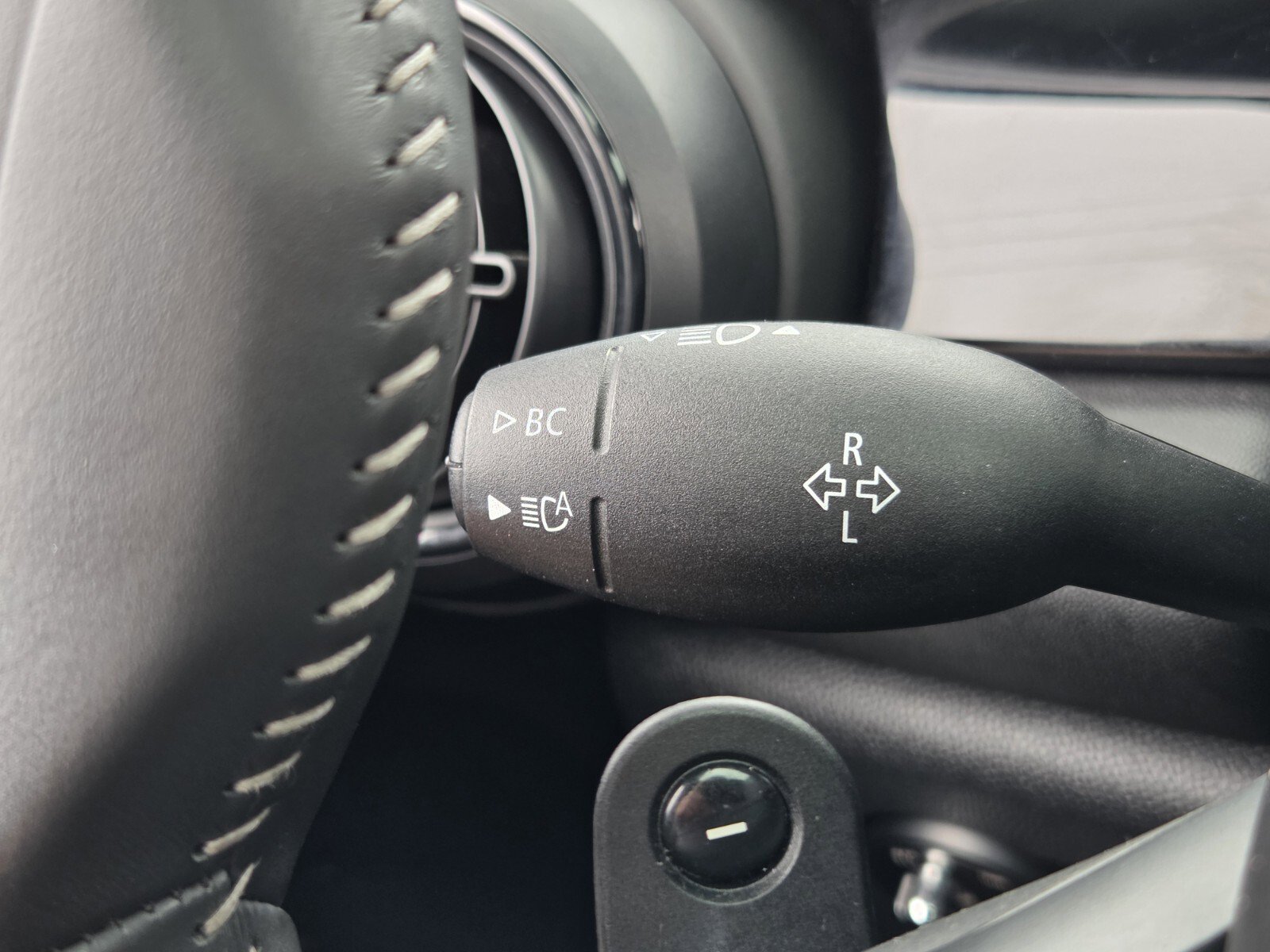 Used 2022 MINI Cooper S image 31