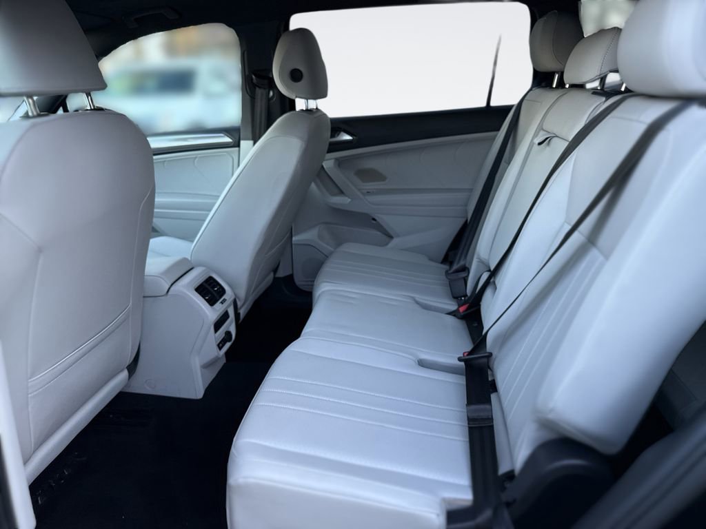 Used 2022 Volkswagen Tiguan SE R-Line image 23
