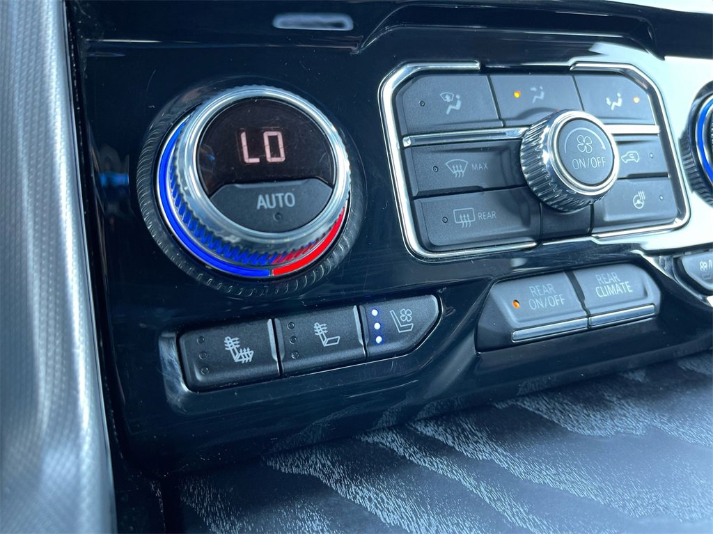 Used 2023 GMC Yukon XL Denali image 25