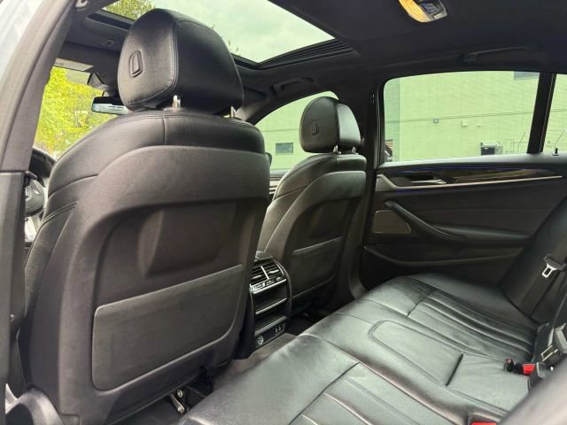 Used 2020 BMW 540i xDrive w/ M Sport Package AWD/4WD image 25