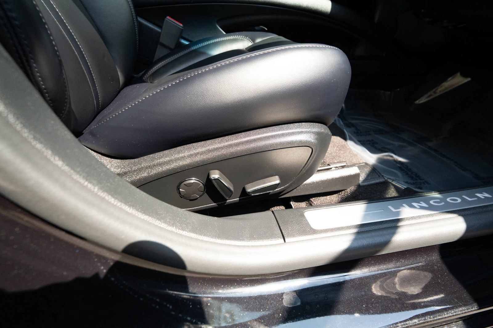 Used 2019 Lincoln MKZ Reserve w/ Reserve Plus Package AWD/4WD image 14