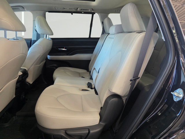 Used 2024 Toyota Grand Highlander AWD Hybrid image 27