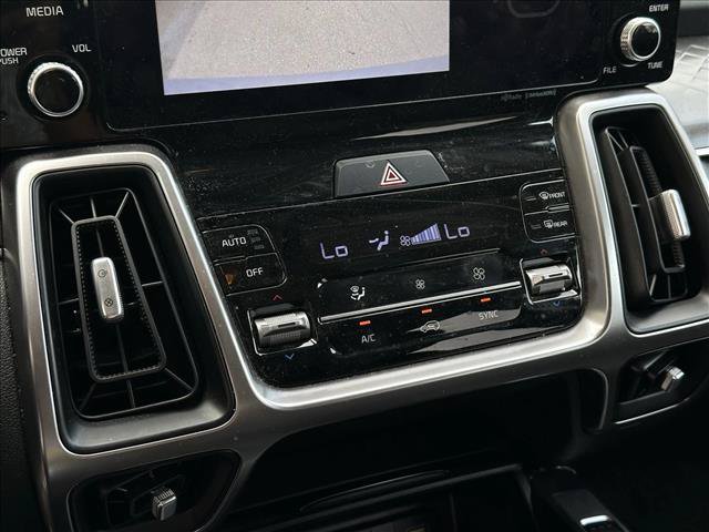 Used 2023 Kia Sorento S FWD image 13
