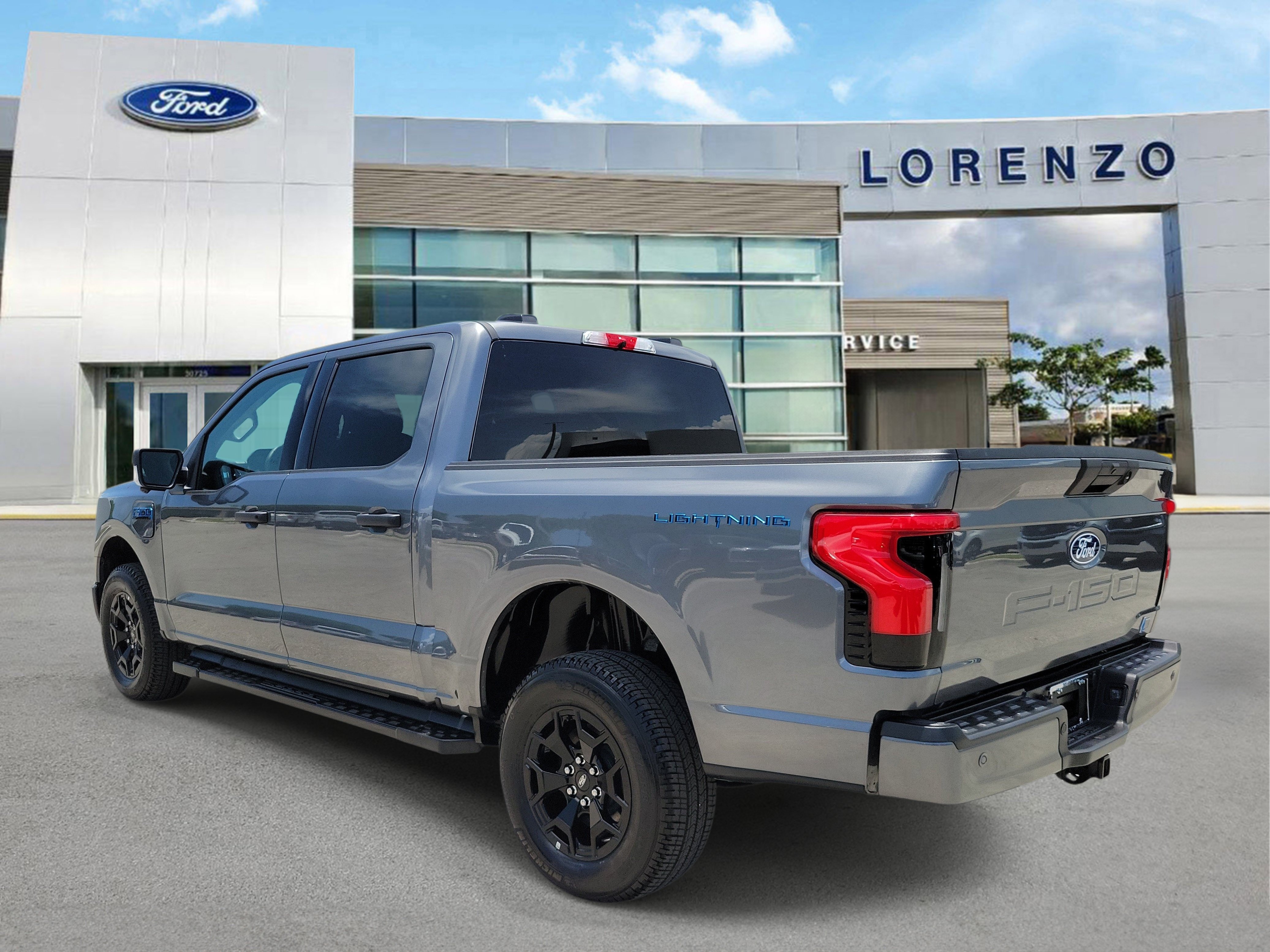 Used 2025 Ford F150 Lightning XLT AWD/4WD image 7