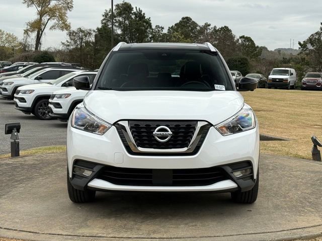 Used 2020 Nissan Kicks SR w/ SR Premium Package image 2