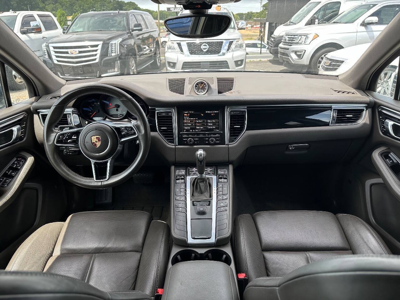 Used 2017 Porsche Cayenne Platinum Edition AWD/4WD image 3