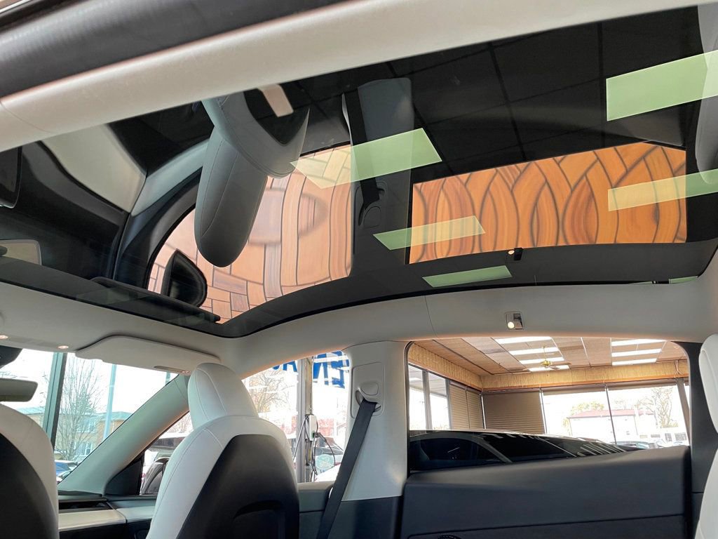 Used 2022 Tesla Model Y Performance image 18