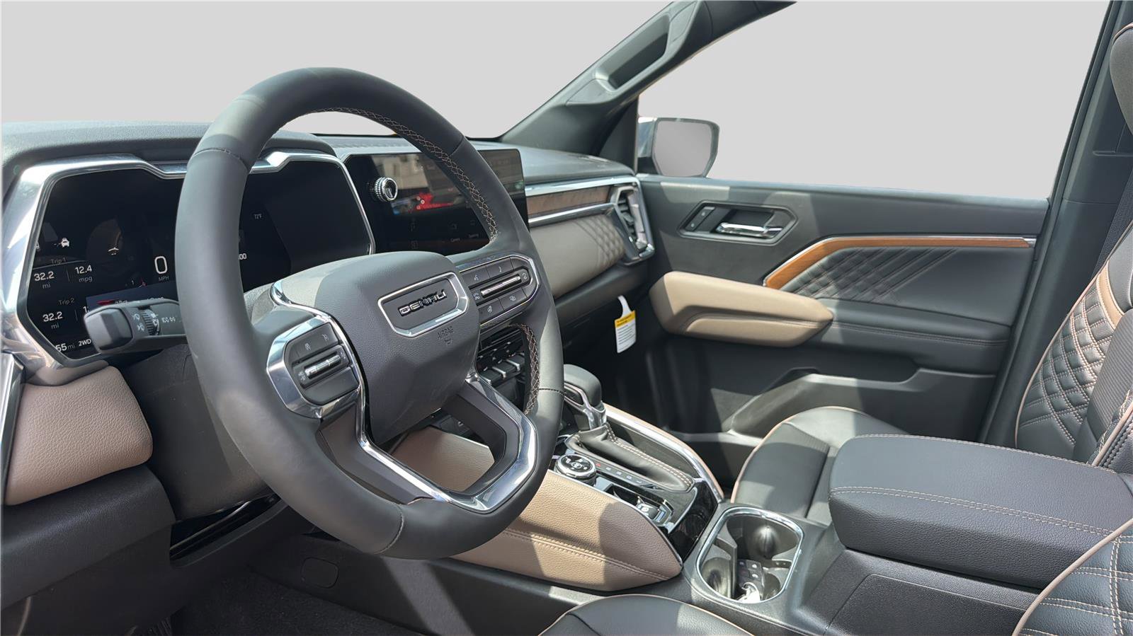 New 2026 GMC Canyon Denali w/ LPO, Denali Black Edition image 17