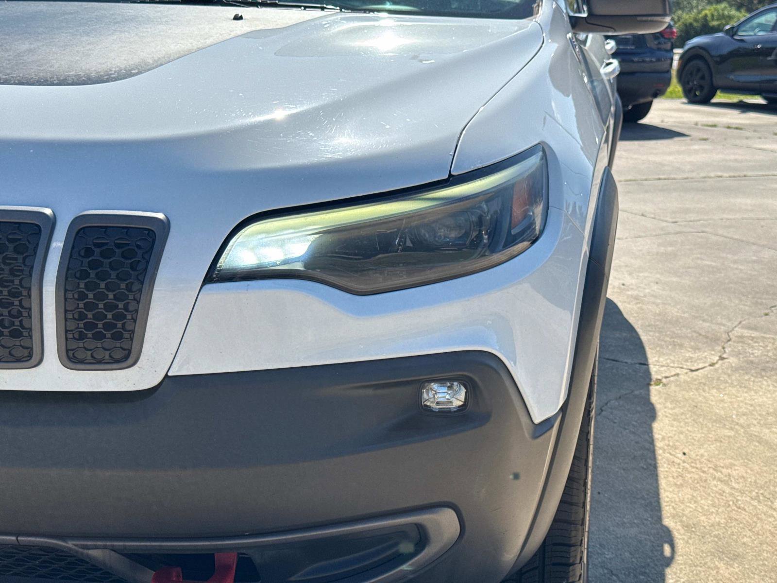Used 2019 Jeep Cherokee Trailhawk AWD/4WD image 9