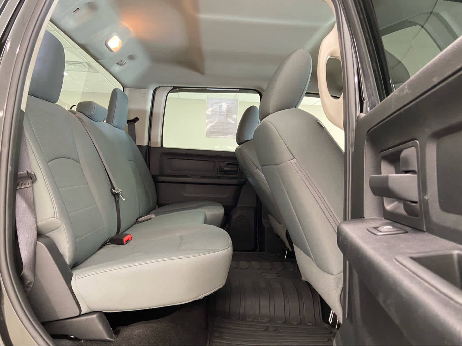 Used 2017 RAM 2500 Tradesman w/ Chrome Appearance Group image 15