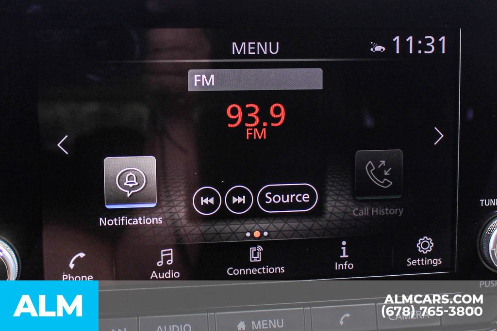 Used 2025 Nissan Pathfinder SV FWD image 34