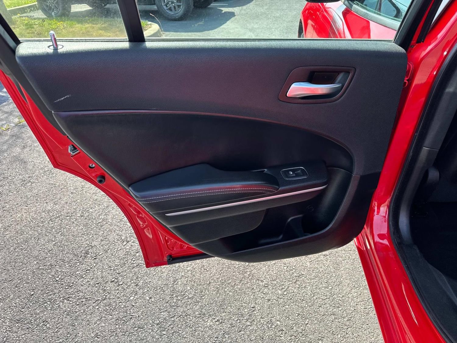 Used 2019 Dodge Charger SXT w/ Leather Interior Group image 13