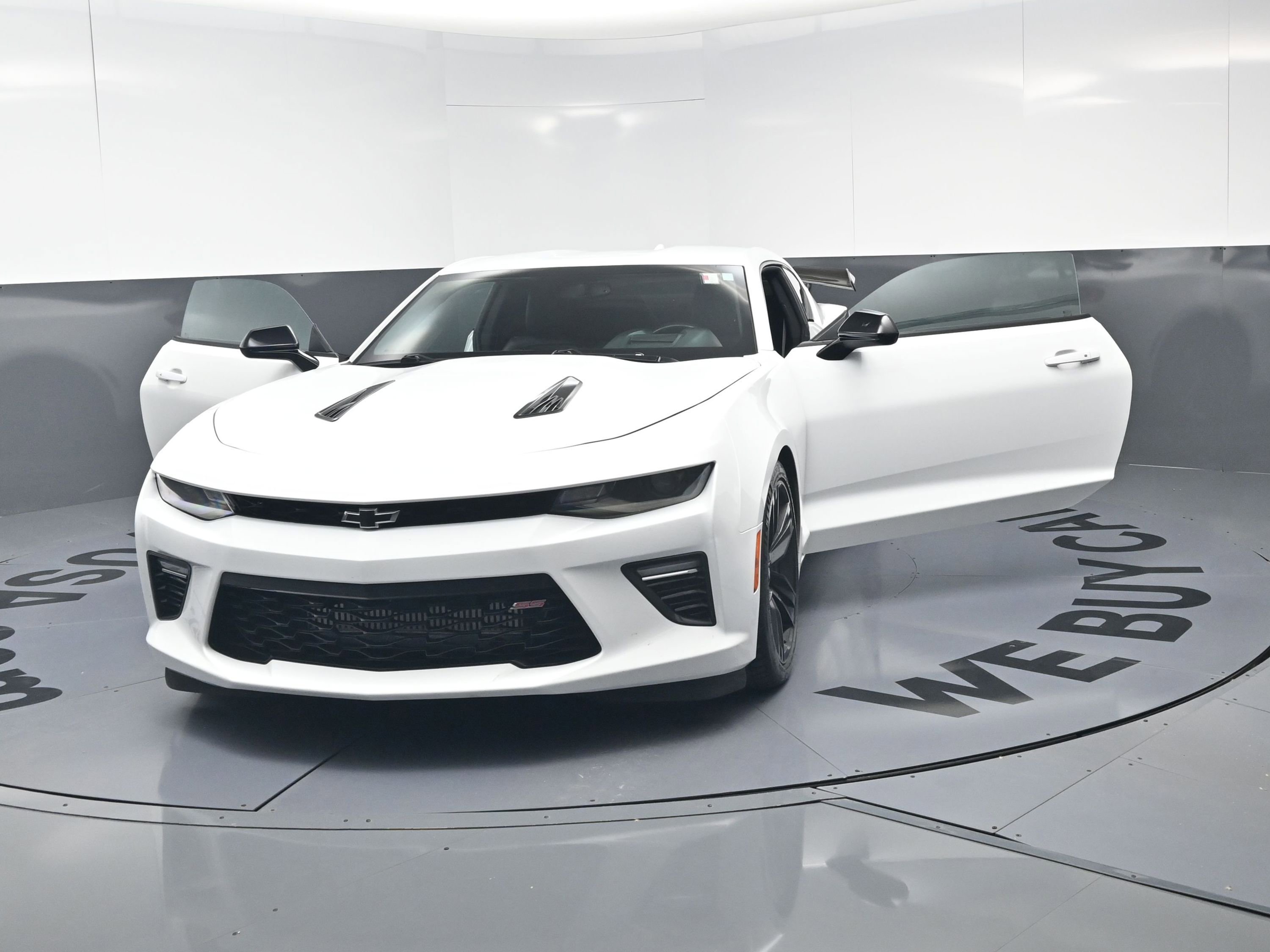 Used 2018 Chevrolet Camaro SS w/ Redline Edition RWD image 22