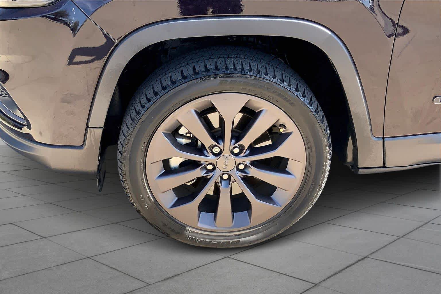 Used 2021 Jeep Cherokee Latitude Lux 80th Anniv w/ Quick Order Package 26U 80TH image 10