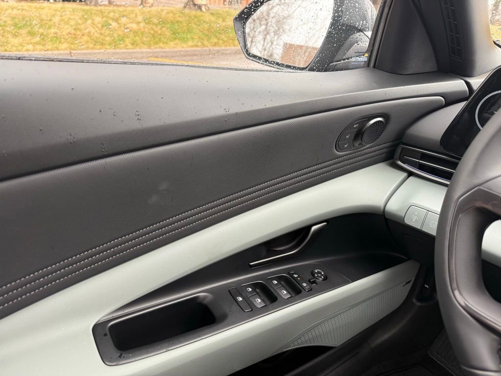 New 2026 Hyundai Elantra Limited image 28