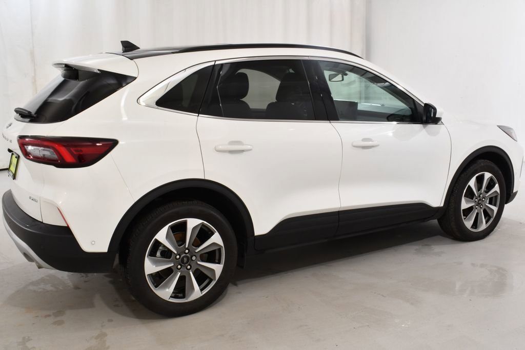 Used 2023 Ford Escape Platinum w/ Premium Technology Package image 11