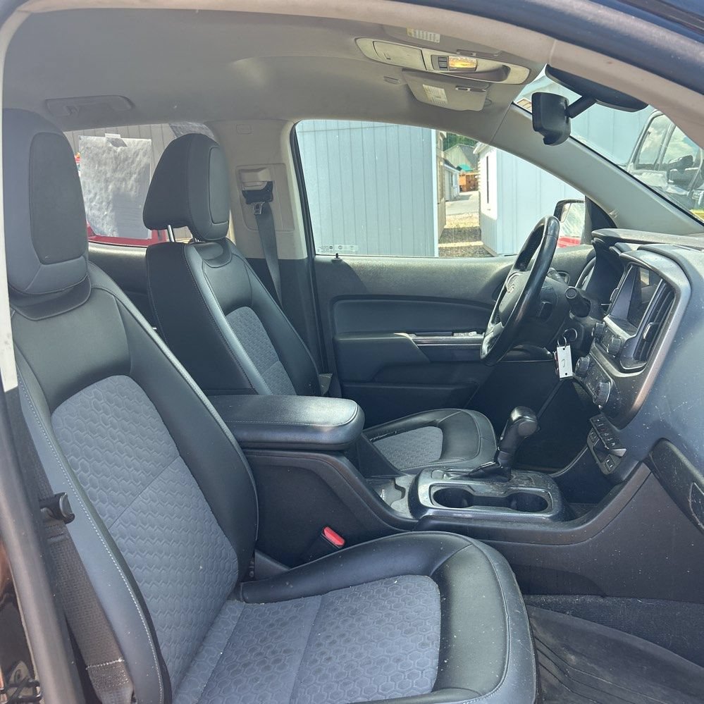 Used 2021 Chevrolet Colorado Z71 w/ Z71 Midnight Edition AWD/4WD image 4