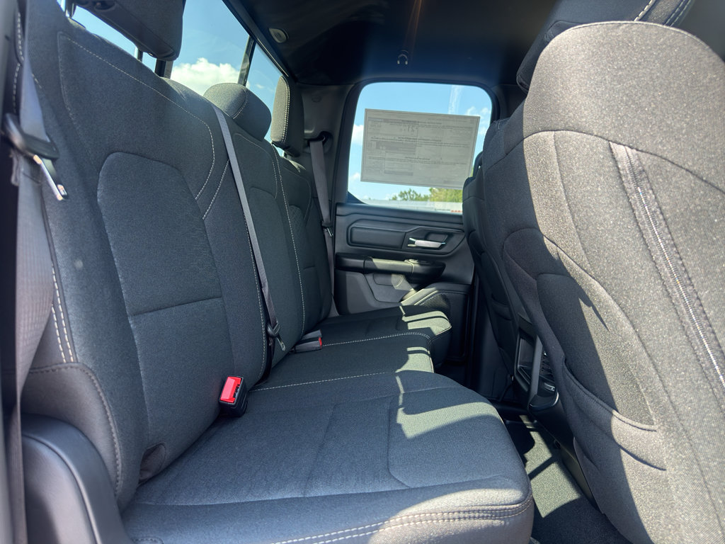New 2026 RAM 1500 Express AWD/4WD image 18