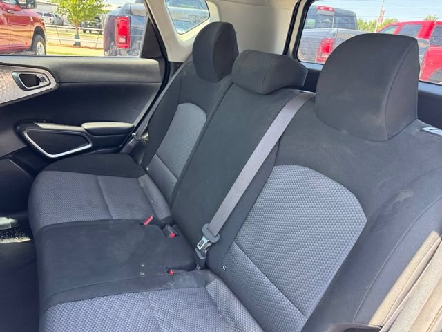 Used 2024 Kia Soul LX w/ Option Group 015 FWD image 12