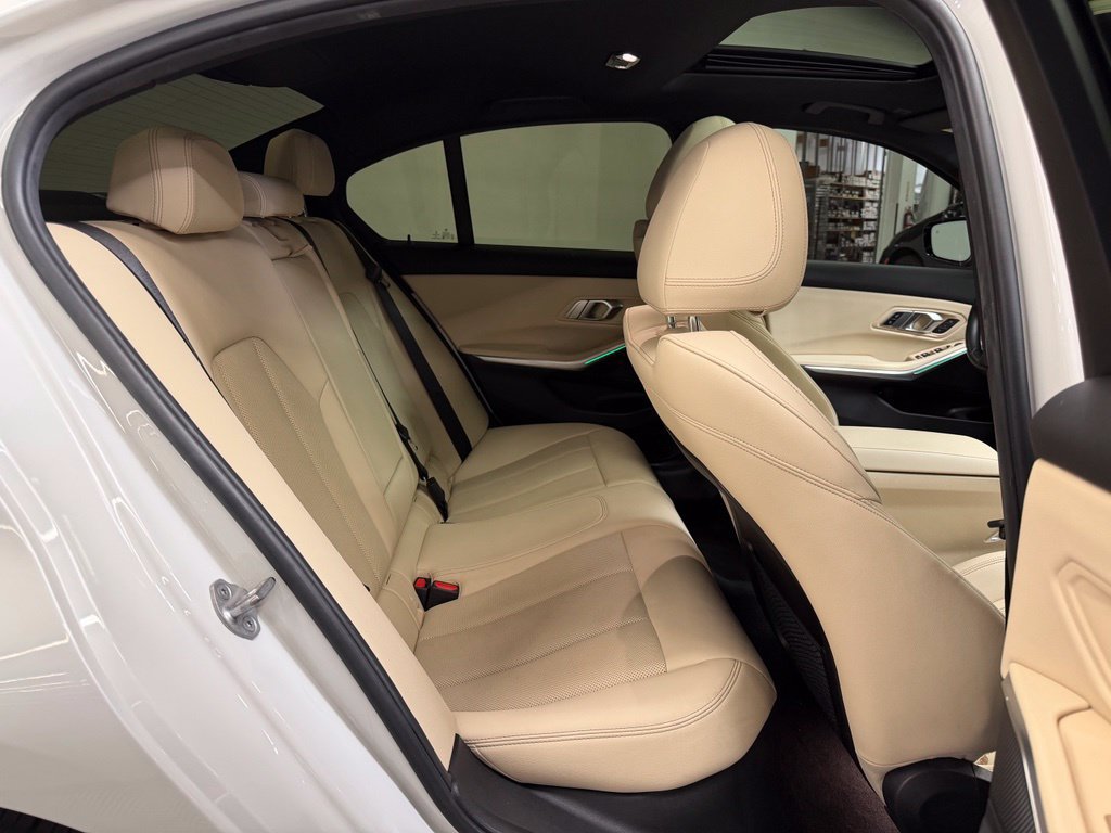 Used 2023 BMW 330i Sedan w/ Driving Assistance Package RWD image 15