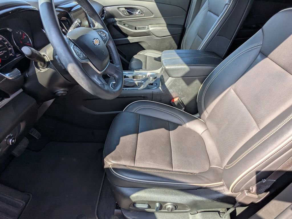 Used 2023 Chevrolet Traverse Premier image 16