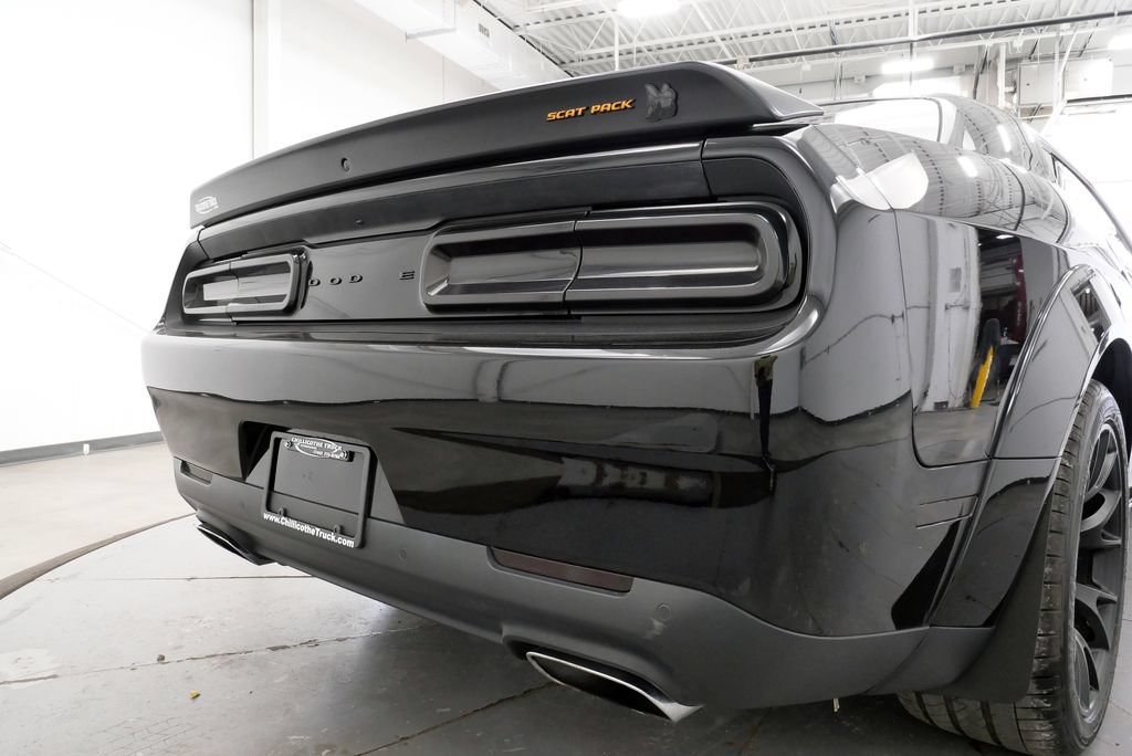 Used 2022 Dodge Challenger R/T Scat Pack RWD image 32