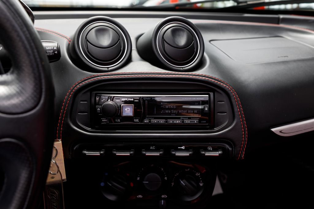 Used 2016 Alfa Romeo 4C Spider w/ Convenience Group - Spider RWD image 28