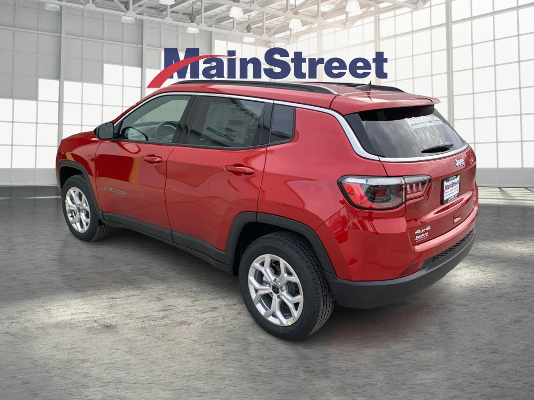 New 2026 Jeep Compass Latitude image 3
