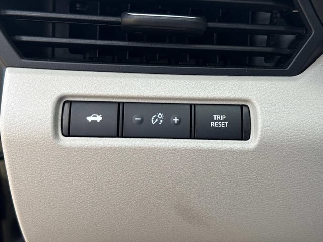 Used 2025 Nissan Altima 2.5 SV FWD image 27