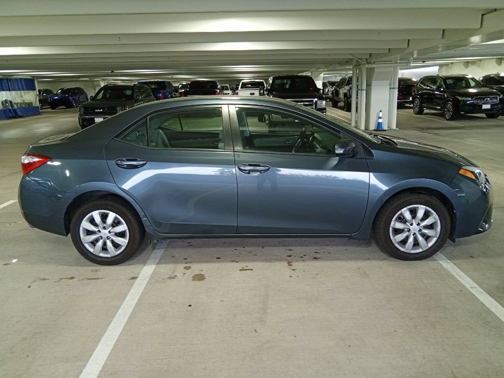Used 2016 Toyota Corolla LE FWD image 4