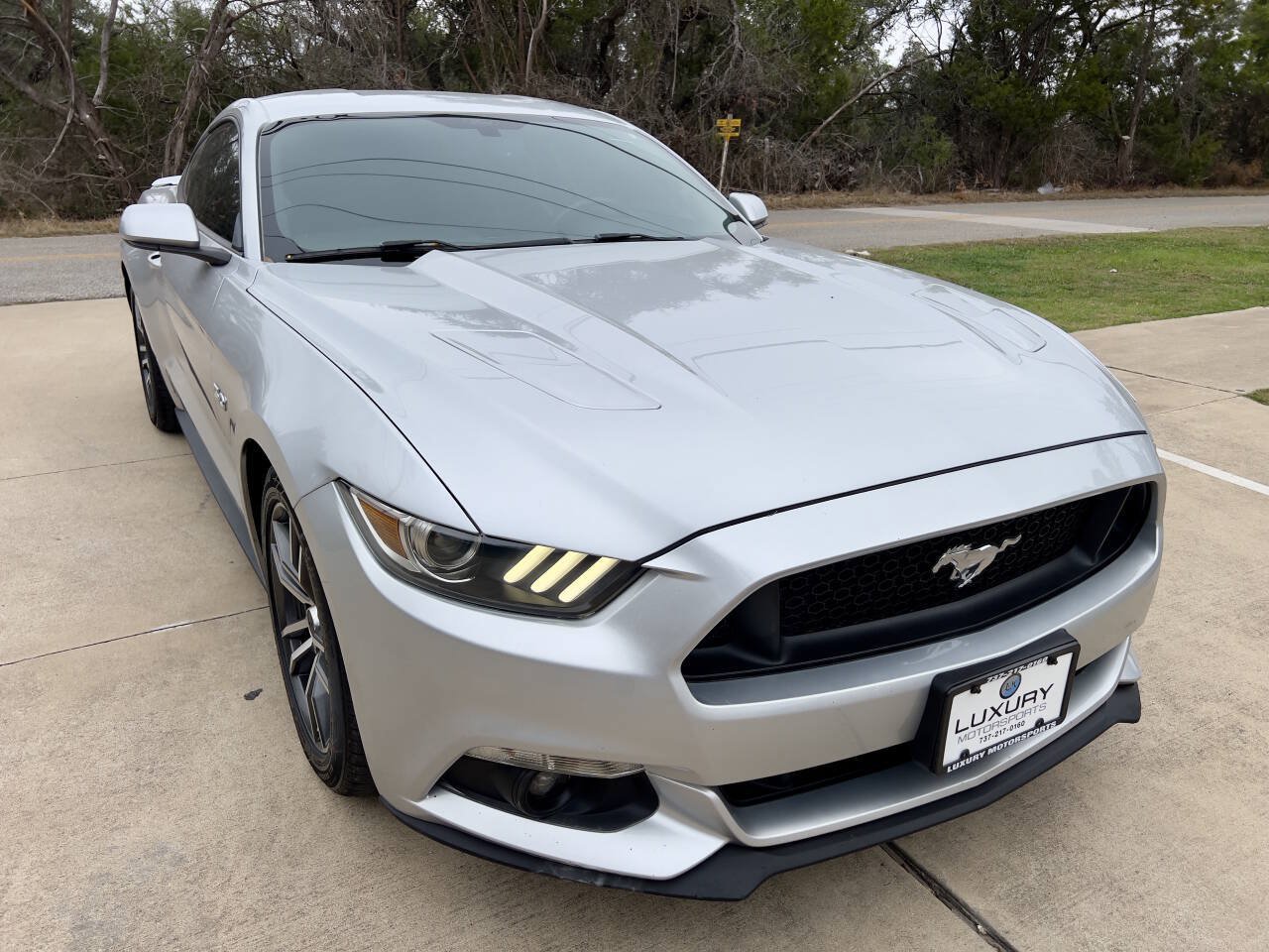 Used 2016 Ford Mustang GT RWD image 3