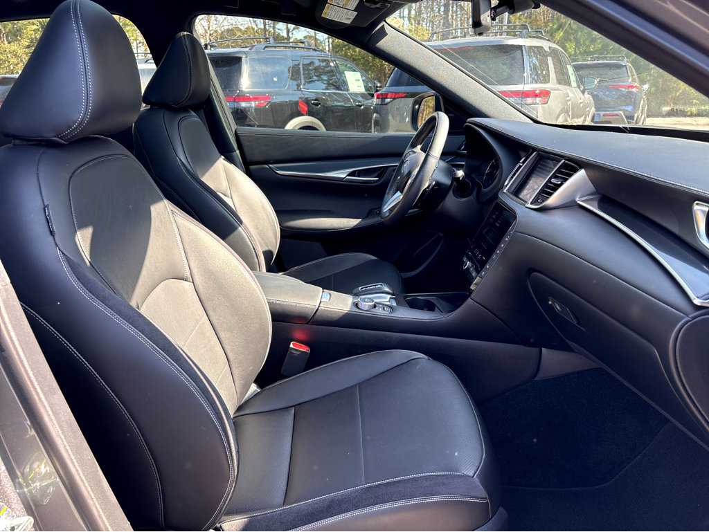 Used 2024 INFINITI QX50 Sport image 13