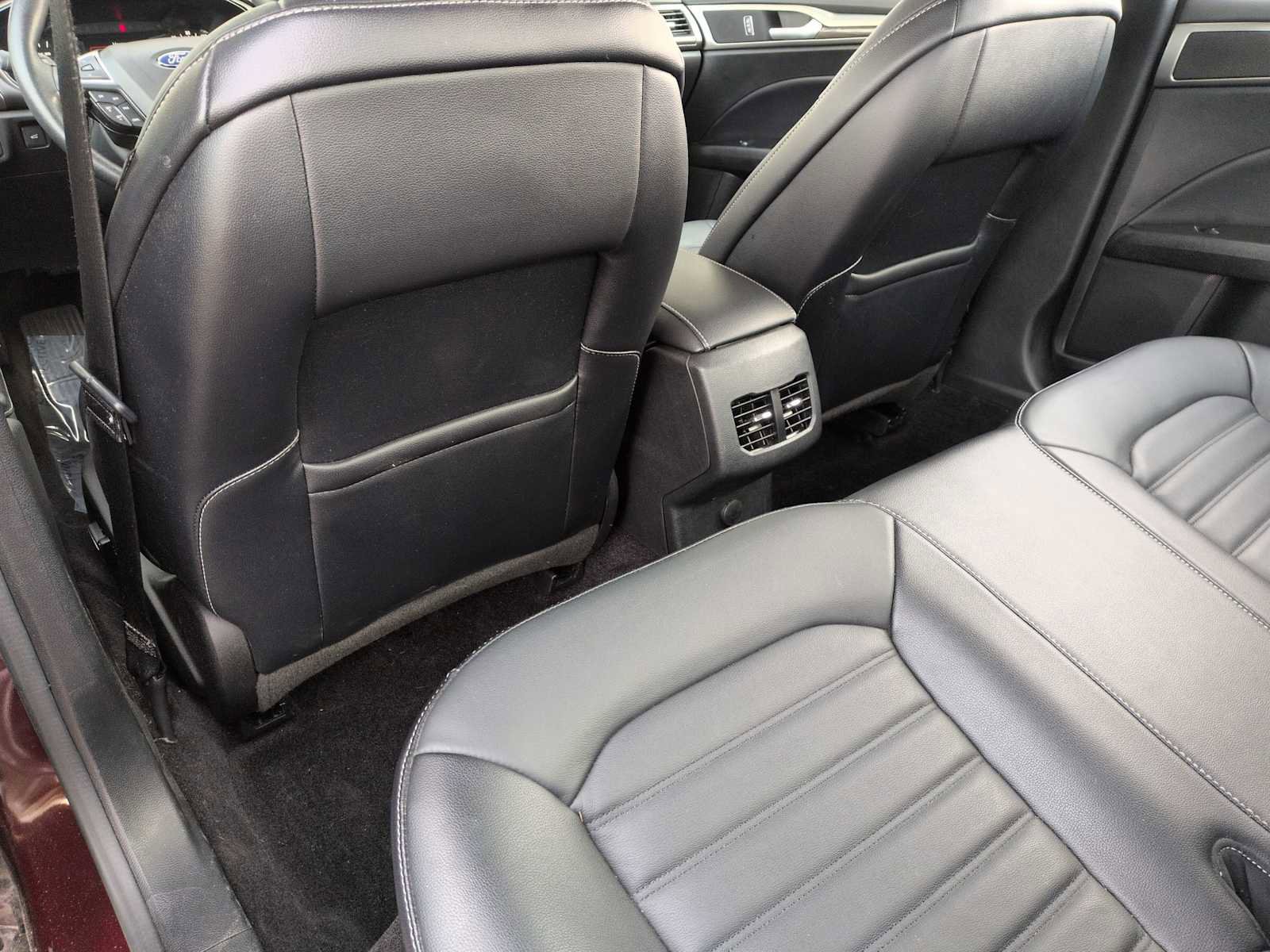 Used 2017 Ford Fusion SE image 18