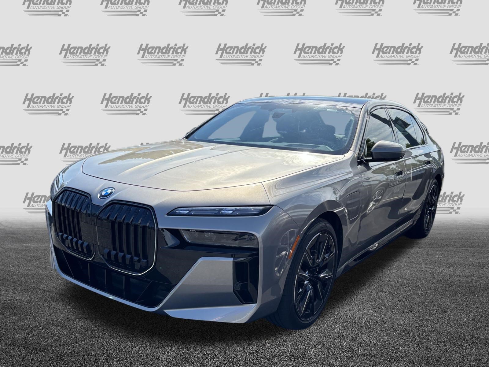 Certified 2025 BMW 750e xDrive w/ Executive Package AWD/4WD image 6
