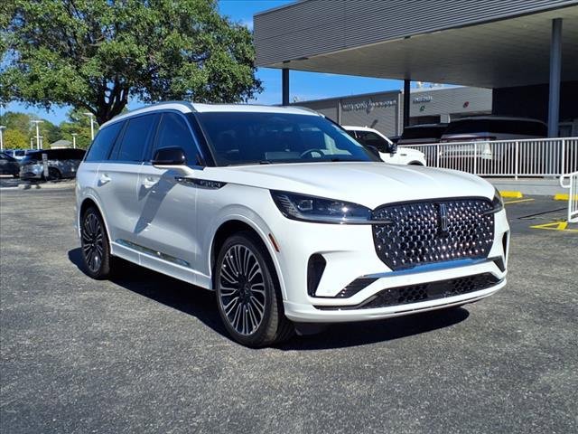 New 2025 Lincoln Aviator Black Label image 3