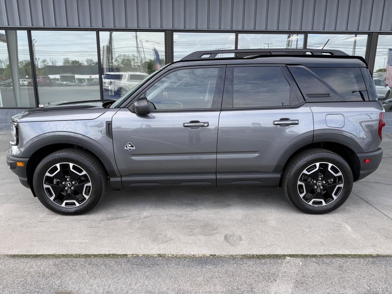 Used 2023 Ford Bronco Sport Outer Banks w/ Tech Package AWD/4WD image 8