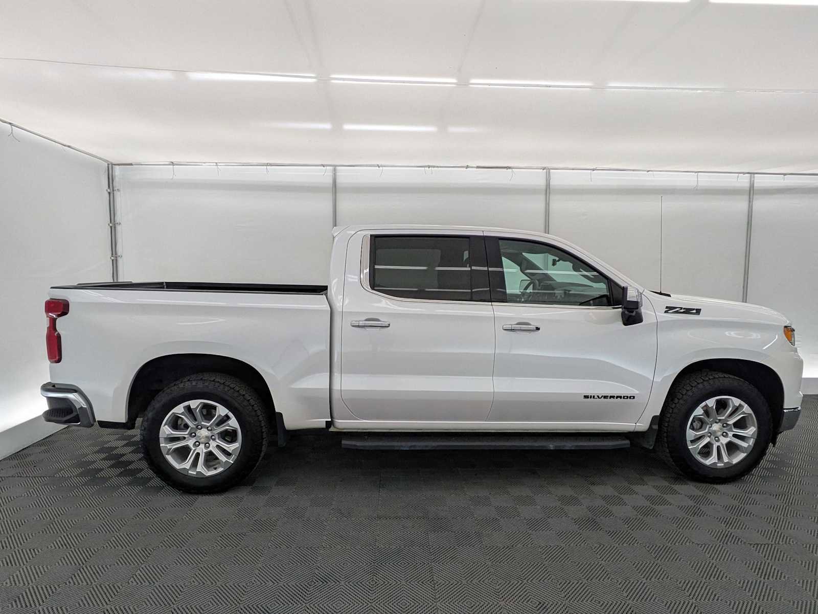 Used 2023 Chevrolet Silverado 1500 LTZ w/ LTZ Premium Package AWD/4WD image 7