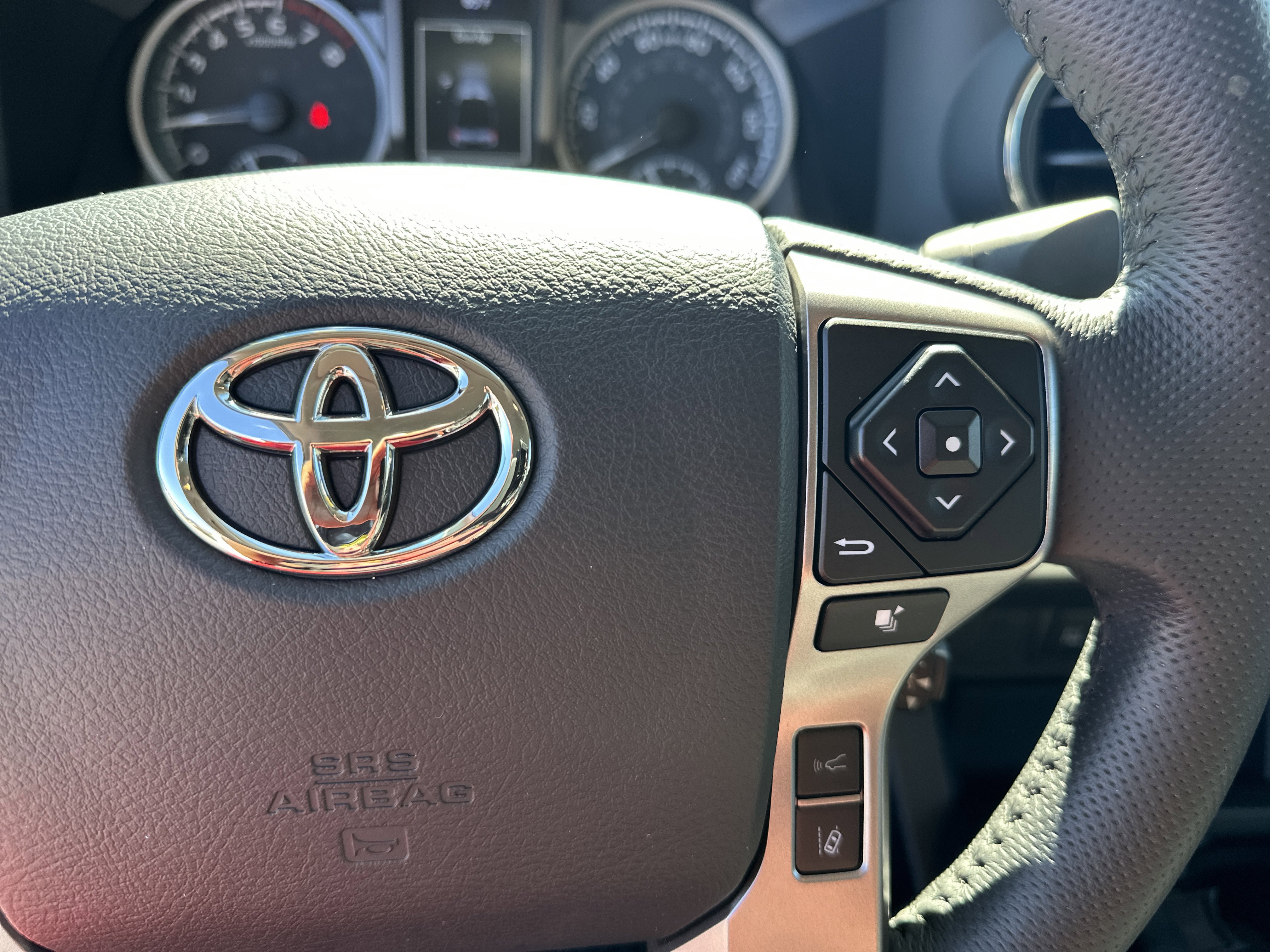 Used 2023 Toyota Tacoma TRD Off-Road image 26