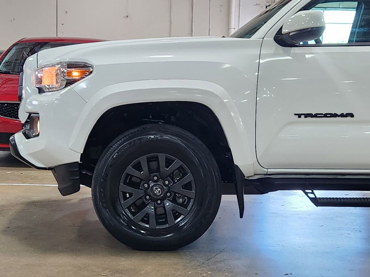 Used 2021 Toyota Tacoma SR5 RWD image 18