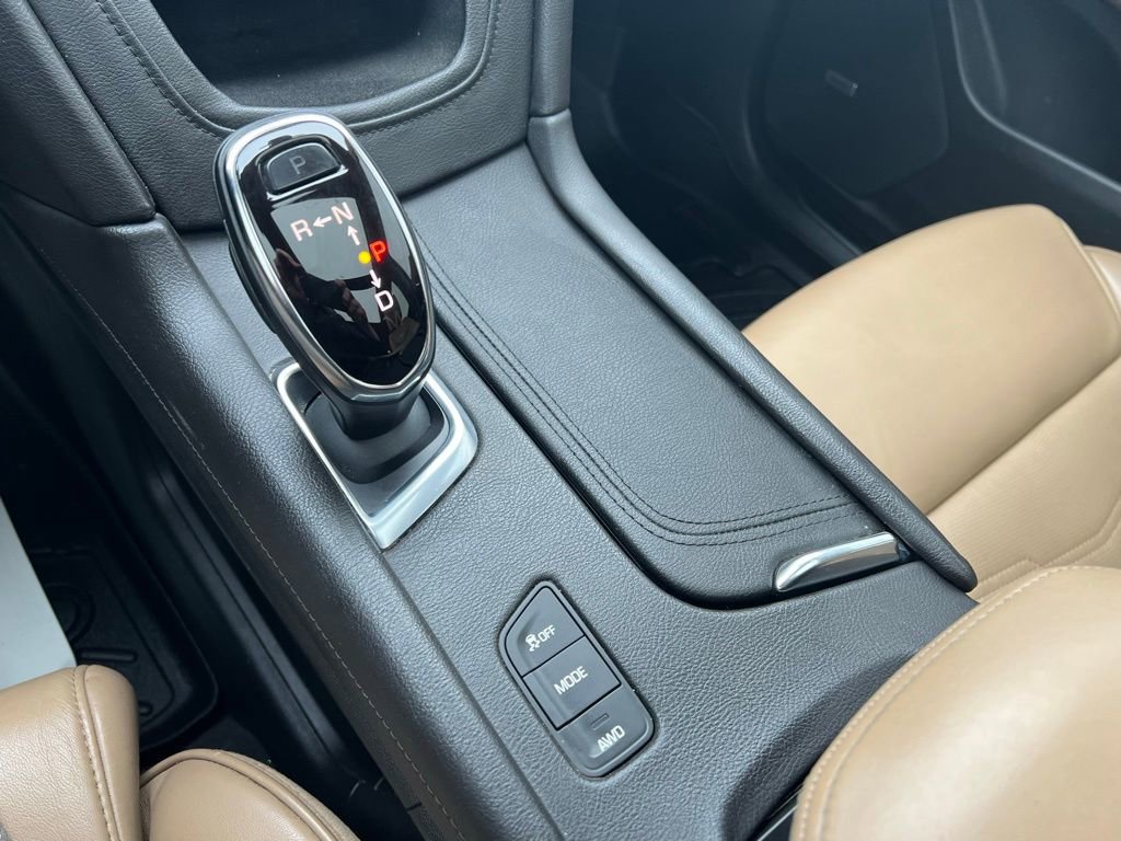 Used 2017 Cadillac XT5 Platinum w/ Driver Assist Package image 44