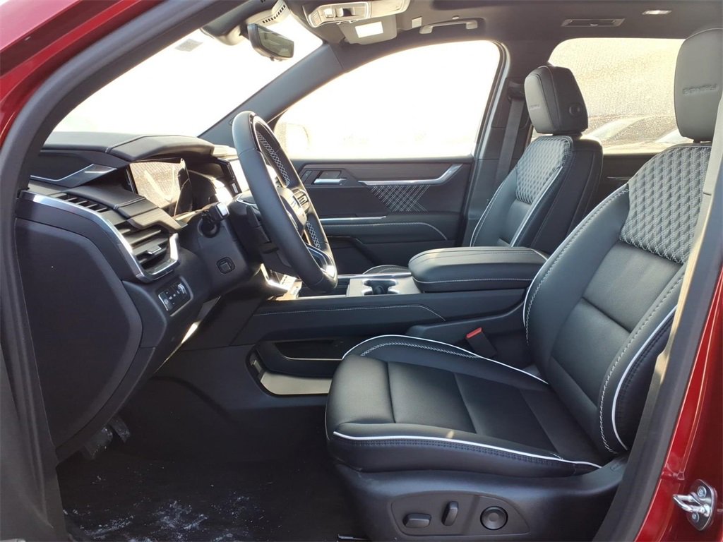 New 2026 GMC Acadia Denali w/ Super Cruise Package image 4