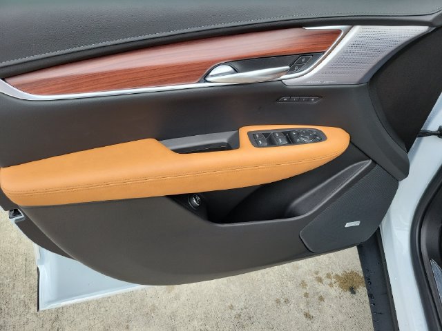 New 2026 Cadillac XT5 Premium Luxury w/ Driver Assist Package FWD image 9