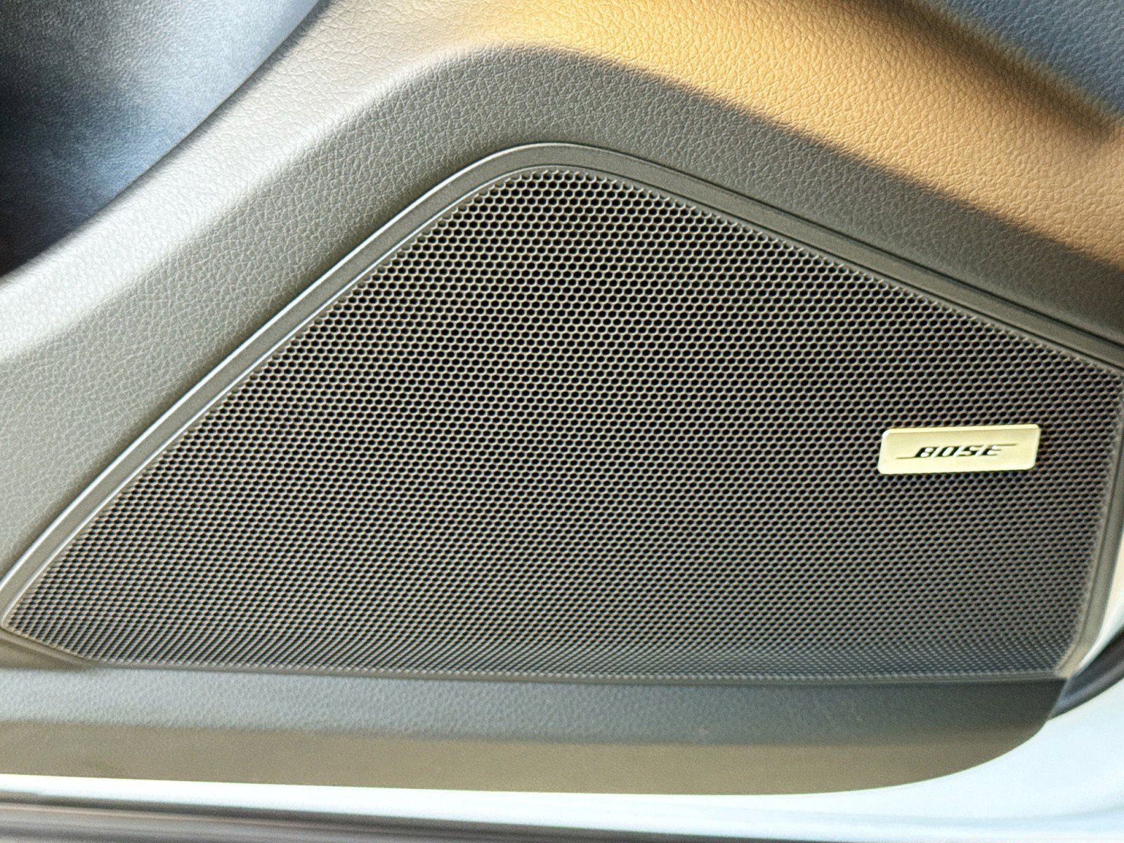 Certified 2025 Porsche Cayenne image 12