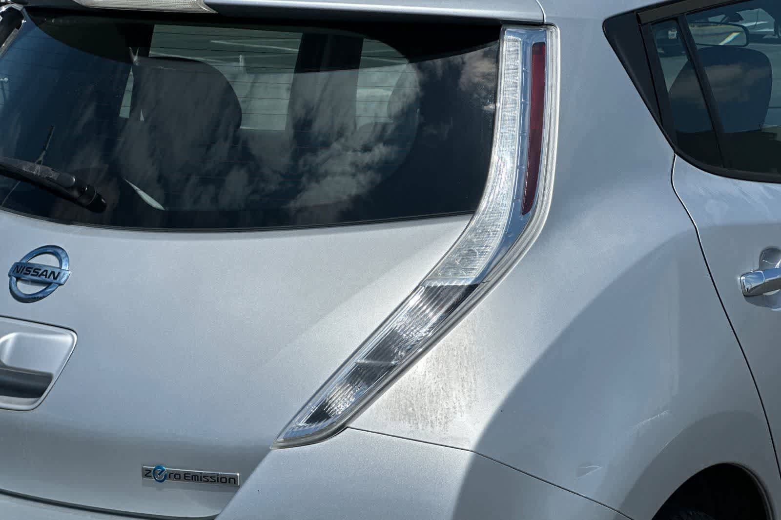 Used 2015 Nissan Leaf S w/ Charge Package FWD image 30
