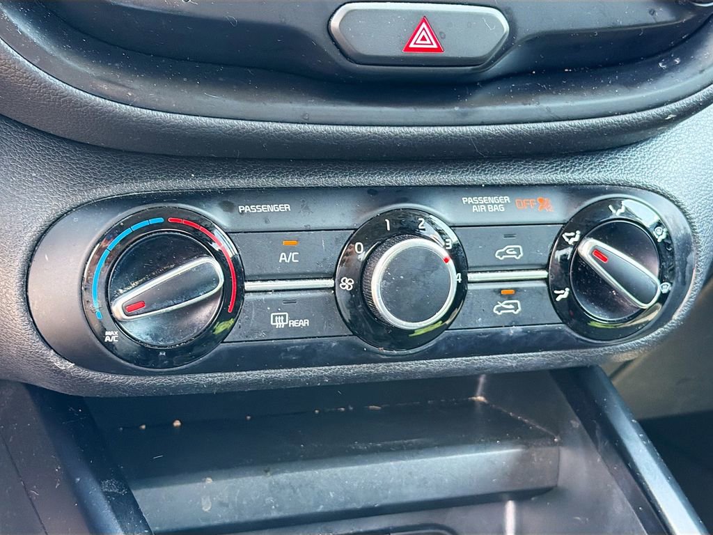 Used 2022 Kia Soul LX FWD image 12