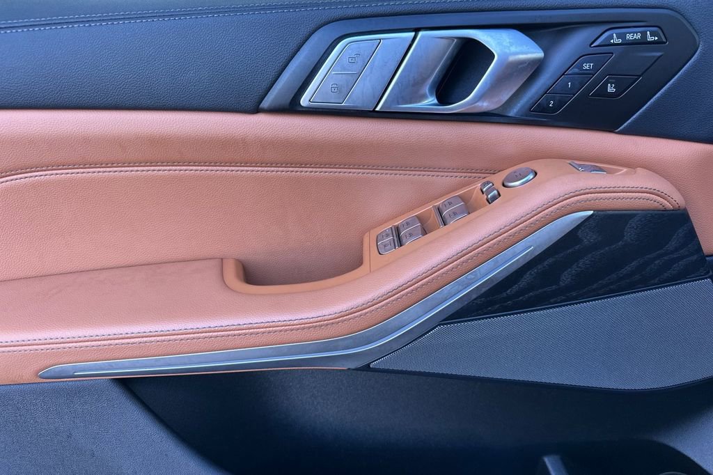 Used 2021 BMW X7 xDrive40i w/ M Sport Package image 10