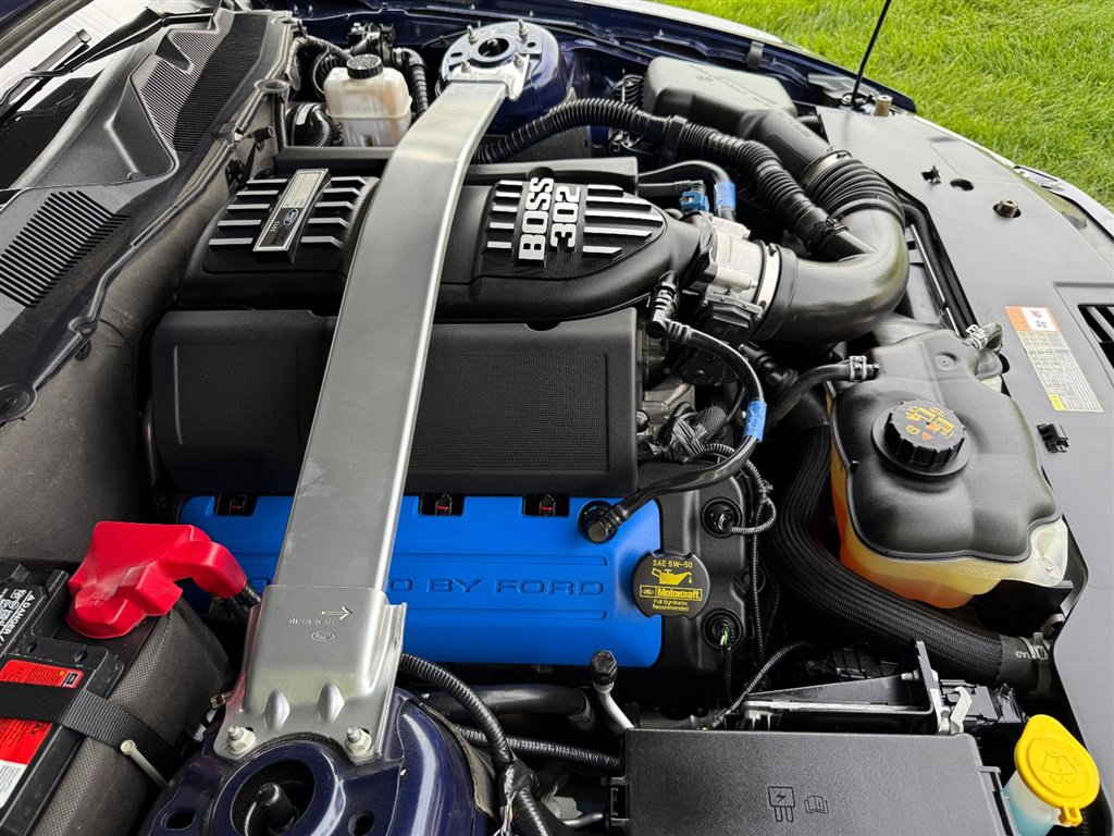 Used 2012 Ford Mustang Boss 302 w/ Boss 302 Accessory Pkg RWD image 65