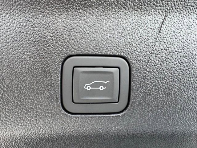 New 2026 GMC Yukon XL Denali w/ Sun & Power Step Package image 8