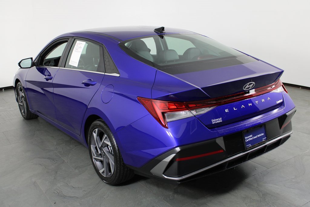 Certified 2025 Hyundai Elantra Limited image 3